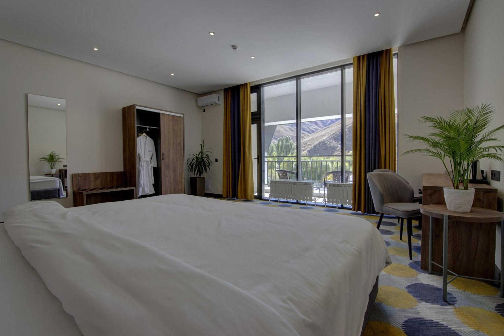 Grand Khan Tengri 4* Naryn Exterior photo